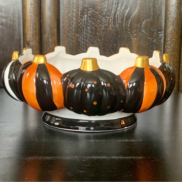 Hand Painted Vintage Style Halloween Pumpkin Serving Bowl - Picture 3 of 9